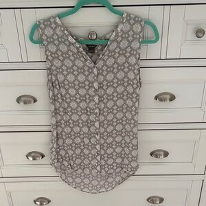 Eddie Bauer Gray Patterned Sleeveless Blouse